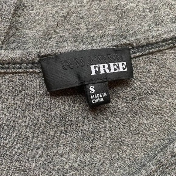Wilfred Free Loose Fit Casual VNeck T-Shirt - Picture 3 of 4